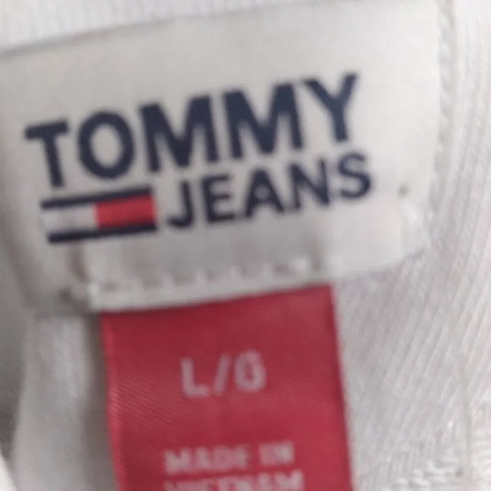 Tommy Hilfiger Jeans White Cropped Hoodie - Picture 5 of 7